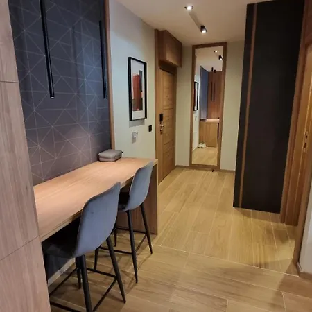 Lux Tarski San 卡鲁德杰尔斯科巴尔