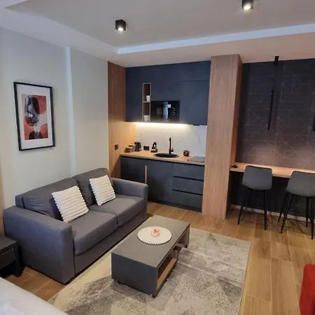 Lux Tarski San * 卡鲁德杰尔斯科巴尔