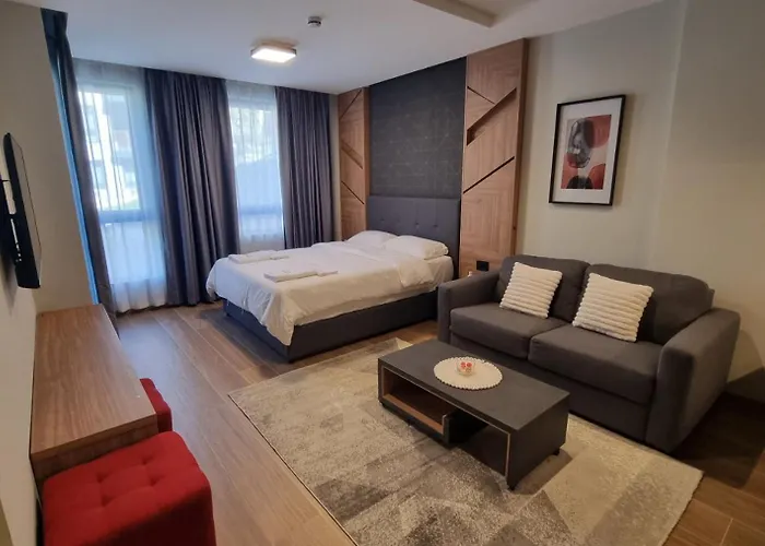 公寓 Lux Tarski San *